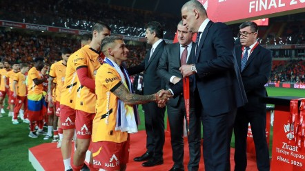 Galatasaray'a şampiyonluk kupasını kim verecek? TFF'den açıklama geldi - Spor