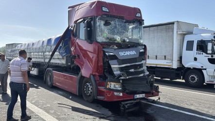 Bolu'da zincirleme tır kazası: Yol trafiğe kapandı - 3. Sayfa