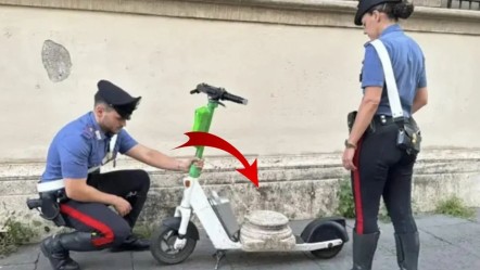 Elektrikli scootera yükleyip kaçtı: Polisi alarma geçirdi! Savunması ise pes dedirtti - Dünya