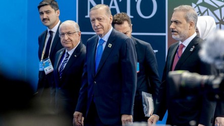 Kardeş ülkede Cumhurbaşkanı Erdoğan’a övgü yağdı: Her alanda örnek alıyoruz - Dünya