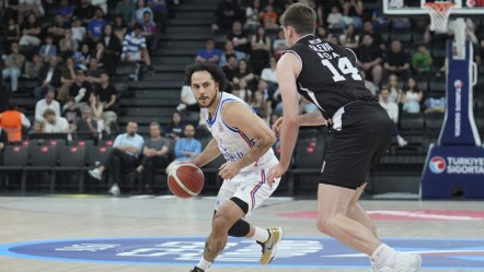 Anadolu Efes'ten kritik galibiyet! Beşiktaş'ın rakibi Galatasaray oldu - Spor