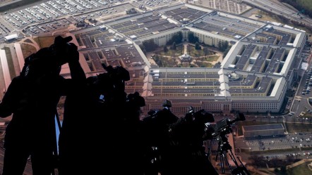 Pentagon'dan gazeteciler için 'yasak' kararı! Artık bina içinde bunları yapamayacaklar - Dünya