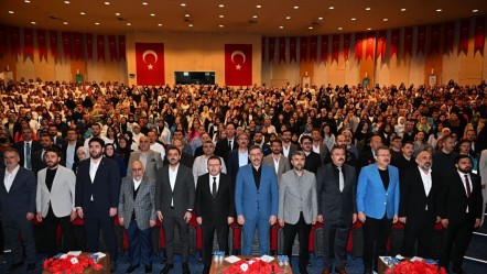 Gençler salona sığmadı! Erzurum'da Türkiye Gençlik Vakfı toplantısına yoğun katılım - Yaşam