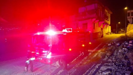 Depremin merkez üssünde göçük! Maraş'ta metruk bina çöktü - 3. Sayfa