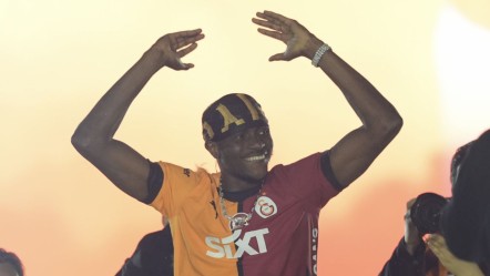 Galatasaray'ın golcüsü Victor Osimhen'den ayrılık sinyali: Al Hilal'den rekor teklif! - Spor