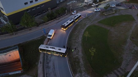Freni patlayan İETT otobüsü başka bir otobüse çarptı! Avcılar'da vatandaşlar paniğe kapıldı - 3. Sayfa