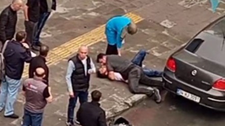 Zincir markette hırsızlık şoku! Kaçmasını engelleyen çalışanın parmağını ısırdı - Gündem