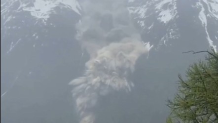 Bir köy tamamen yok oldu! İsviçre’de buzul çökmesi faciası - Dünya