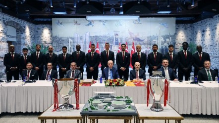 Cumhurbaşkanı Erdoğan, şampiyon Galatasaray'ı kabul etti - Spor