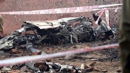 Güney Kore’de feci kaza! Donanmaya ait uçak dağa çakıldı - Dünya