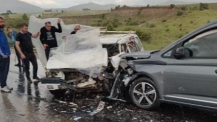 Ankara'da feci kaza! İki araç kafa kafaya çarpıştı, ölü ve yaralı var - 3. Sayfa