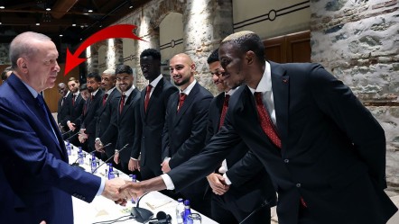 Dolmabahçe'deki gizemli kişi kim? Herkes merak ediyordu, ortaya çıktı - Spor