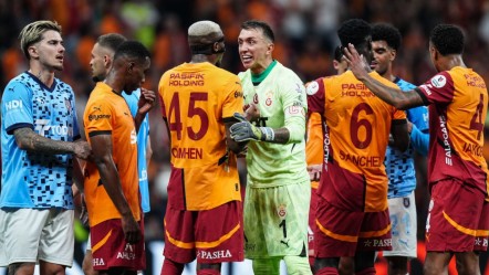 İlk yarı bitti, Victor Osimhen çılgına döndü! Başakşehirli oyuncuyu koridora çağırdı - Spor