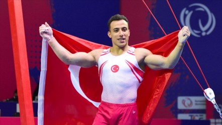 Milli cimnastikçi Adem Asil'den bir altın madalya daha - Spor