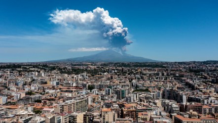 Etna Yanardağı yeniden patladı! Kırmızı alarm verildi - Dünya