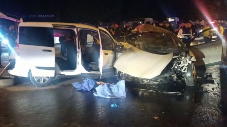 Gaziantep'te iki araç çarpıştı, ortalık kan gölüne döndü! 5 ölü, 2 yaralı var - 3. Sayfa