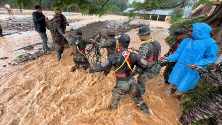 Hindistan felaketi yaşıyor! Sel ve heyelan hayatı felç etti: Çok sayıda ölü var - Dünya