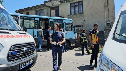 Freni patlayan minibüs duvara çarptı! Çok sayıda yaralı var - 3. Sayfa