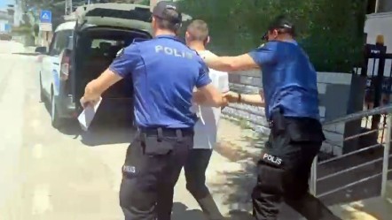 "Silahlı yağma"dan 11 yıl 11 ay hapis cezasıyla aranıyordu! Samsun'da yakalandı - 3. Sayfa