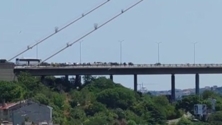 15 Temmuz Şehitler Köprüsü'nde hareketli anlar! Trafikte yoğunluk yaşanıyor - 3. Sayfa