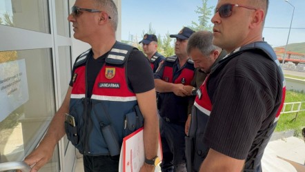 Sivas'ta köy muhtarı adeta dehşet saçmıştı! Oğlunu dahi tanımayan şahıs tutuklandı - 3. Sayfa