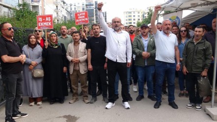 Van'da işten çıkarılan belediye işçileri 400 gündür eylemde! "Bayram şekeri bile alamayacak durumdayız" - Gündem