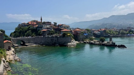 Bayram tatilinde yine doldu taştı! Nüfusunun tam 10 katı misafiri ağırlıyor - Yaşam