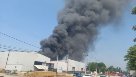 Kocaeli'de fabrika yangını! Alevler kontrol altında - 3. Sayfa