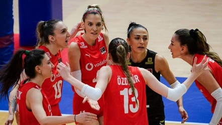 Pekin'de Çin Seddi'ni aştık! İstanbul'a 4'te 4'le dönüyoruz - Spor