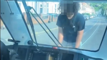Bu akım ölüme sürüklüyor! Çocuklar tehlikede: Ebeveynler dikkat - Dünya