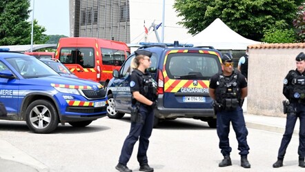 Fransa’da okulda korkunç saldırı! Çantasını arayan öğretim görevlisini feci şekilde katletti - haberler