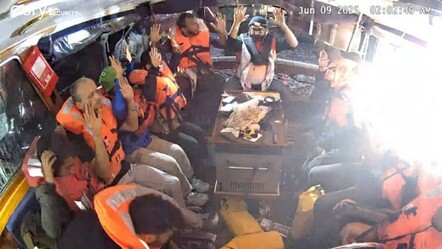 Siyonist ordudan Madleen aktivisti AP milletvekiline skandal tehdit! “Kafanı vururuz