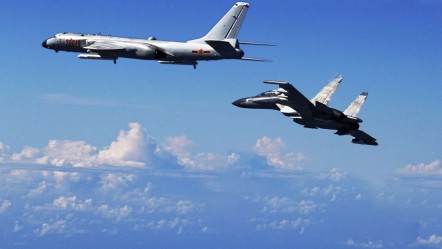 Pasifik'te tehlikeli yakınlaşma! Çin ve Japon savaş uçakları gökyüzünde burun buruna geldi - Dünya