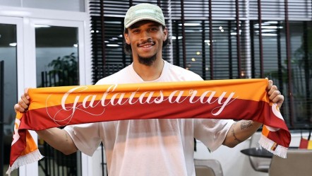 Dünya devleri istedi, Galatasaray aldı! Lorey Sane transferi manşetleri süsledi - Spor