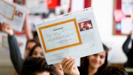 5 gün devamsızlık yapan belge alamıyor mu? Lise Takdir Teşekkür alma koşulları 2025 - Haberler