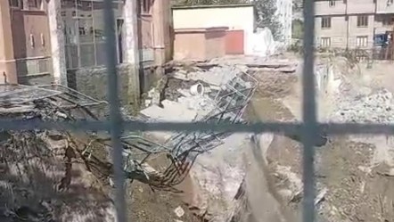 Hakkari'de adliye binasının girişinde çökme meydana geldi - Yaşam