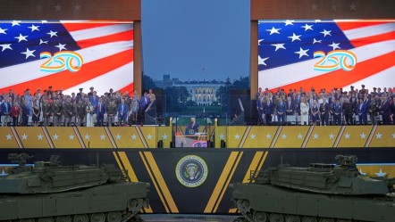 Trump'tan gövde gösterisi! Doğum gününe denk geldi, bizzat katıldı - Dünya