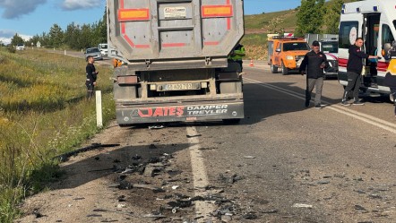Feci kaza! Tır ile kamyonet çarpıştı, çok sayıda ölü ve yaralı var - 3. Sayfa