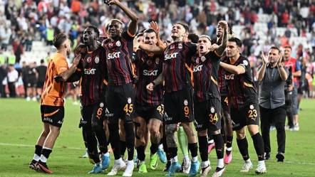 Futbolseverlerin oylarıyla belirlendi! Süper Lig'de tarihe geçen gol: 2,32 metre yükseklik - Spor