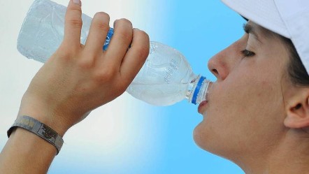 Herkes fazla su içmenin faydalı olduğunu sanıyor: Aman dikkat! Uzmandan hayati uyarı... - Yaşam