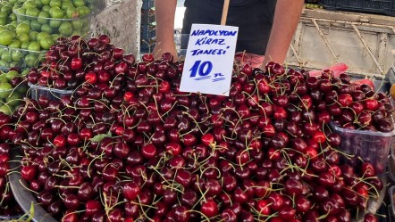 "Kirazın tanesi 10 TL" etiketi olay oldu! CHP eleştirdi, esnaf tepki gösterdi - Gündem