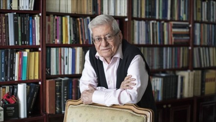 10 yıl sonra tekrar sahnede! Özdenören'in ünlü hikayesi 'Çözülme' dikkat çekti - Kültür - Sanat