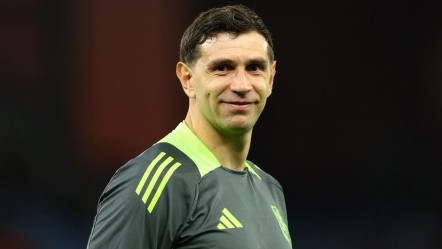 Emiliano Martinez, Manchester United yolunda! Galatasaray da devredeydi - Spor