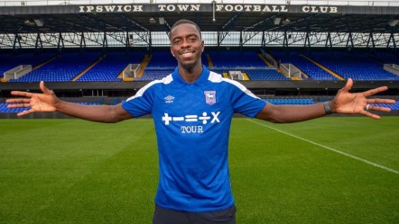 Trabzonspor'un odaklandığı Axel Tuanzebe çok yönlü bir isim! Joker savunmacı - Spor