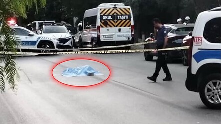 Yolun ortasına yattı, iki araç üzerinden geçti! İzmir'de feci olay - gundem