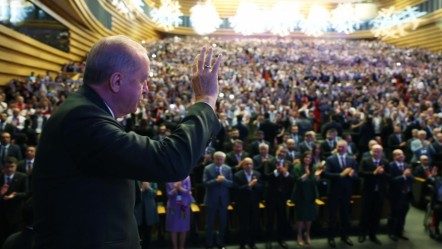 Erdoğan "Sorunu çözüyoruz, Meclis'e sunduk" dedi, salonda alkış tufanı koptu - Ekonomi