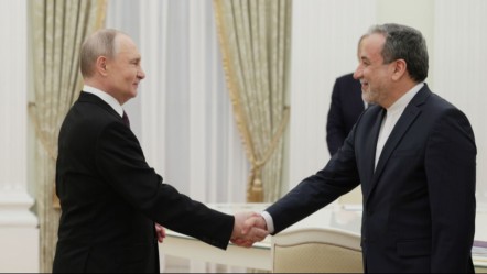 Putin'den Arakçi'ye sürpriz çağrı: Birlikte çıkış yolu arayalım - Dünya