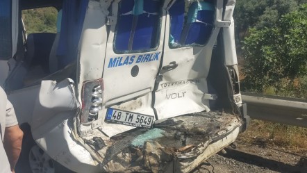 Beton mikseri, dolmuşu biçti! Ölü ve yaralılar var - 3. Sayfa