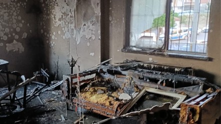 Şarja bırakılan telefon bomba gibi patladı, ev harabeye döndü - 3. Sayfa