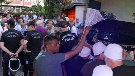 İmam Sadettin Kılıç'ın vasiyeti kriz çıkardı! Belediye ile halk karşı karşıya geldi, devreye Cumhurbaşkanlığı girdi - Yaşam